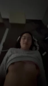 早晨跟女友在学校教学楼 会议室里面操逼真刺激